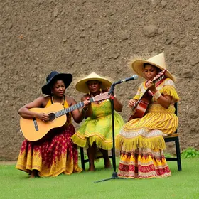 Josyara e Roberto Mendes