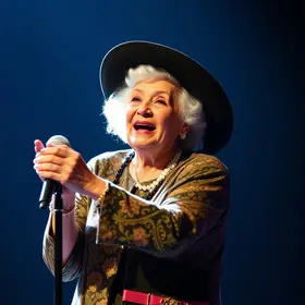 Nathalia Timberg Fôlego